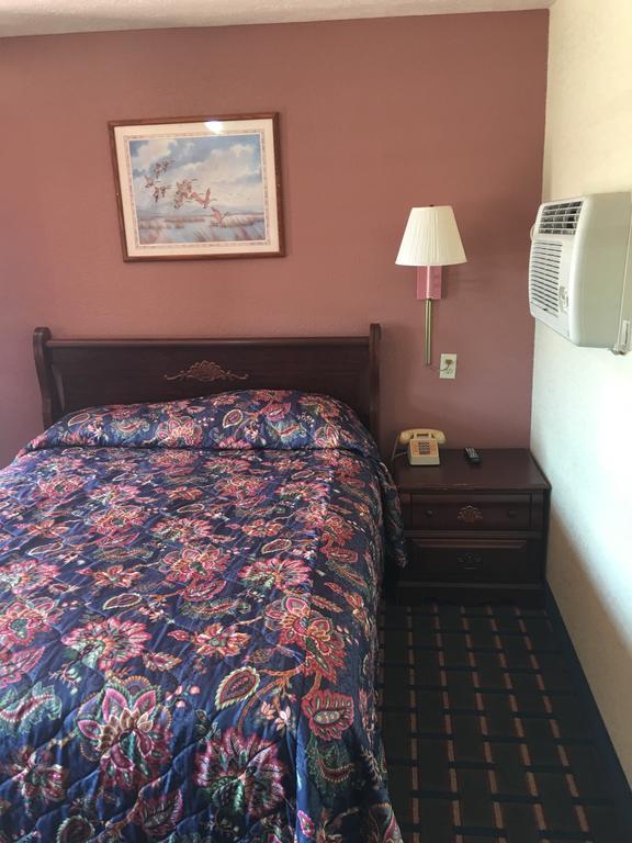 Best Value Inn Motel Sandusky Marianna Ngoại thất bức ảnh