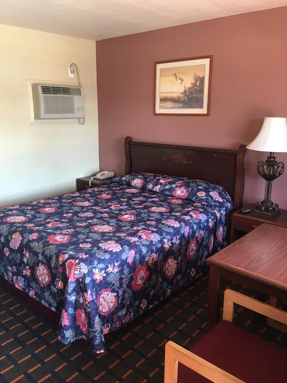 Best Value Inn Motel Sandusky Marianna Ngoại thất bức ảnh