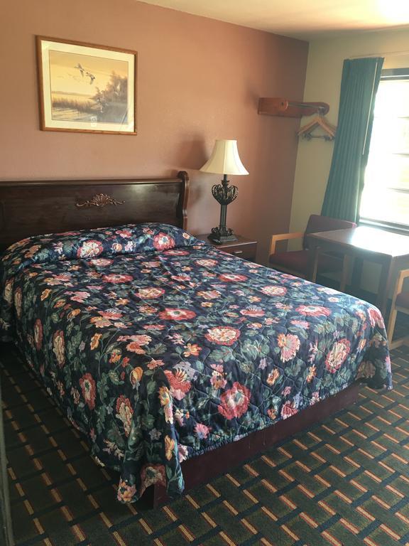 Best Value Inn Motel Sandusky Marianna Ngoại thất bức ảnh
