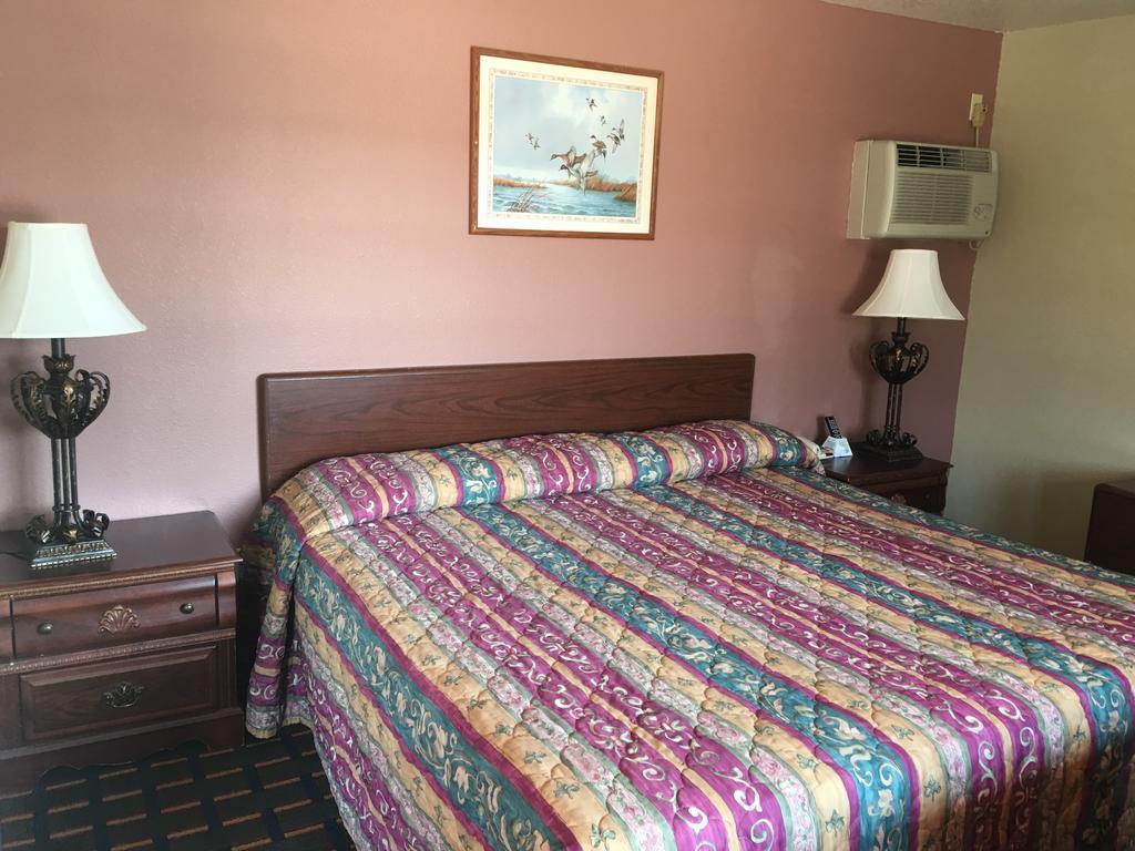 Best Value Inn Motel Sandusky Marianna Ngoại thất bức ảnh