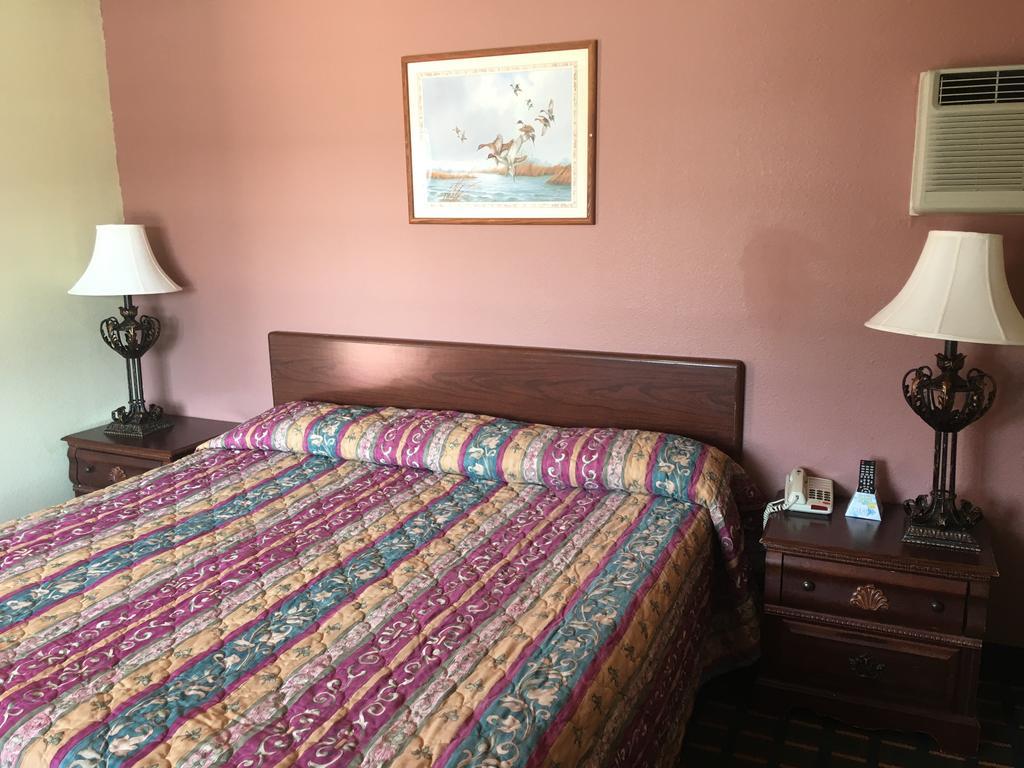 Best Value Inn Motel Sandusky Marianna Ngoại thất bức ảnh