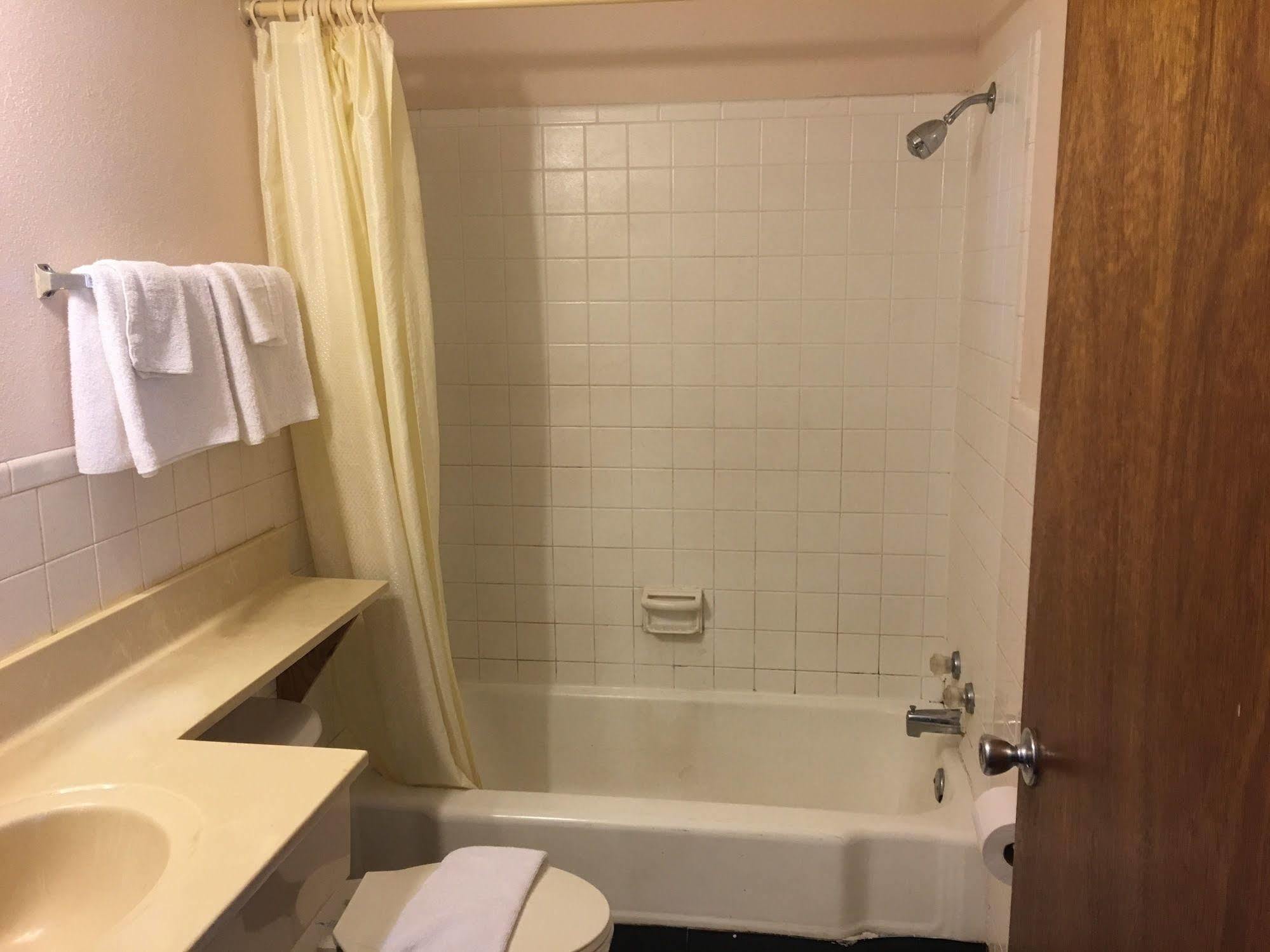 Best Value Inn Motel Sandusky Marianna Ngoại thất bức ảnh